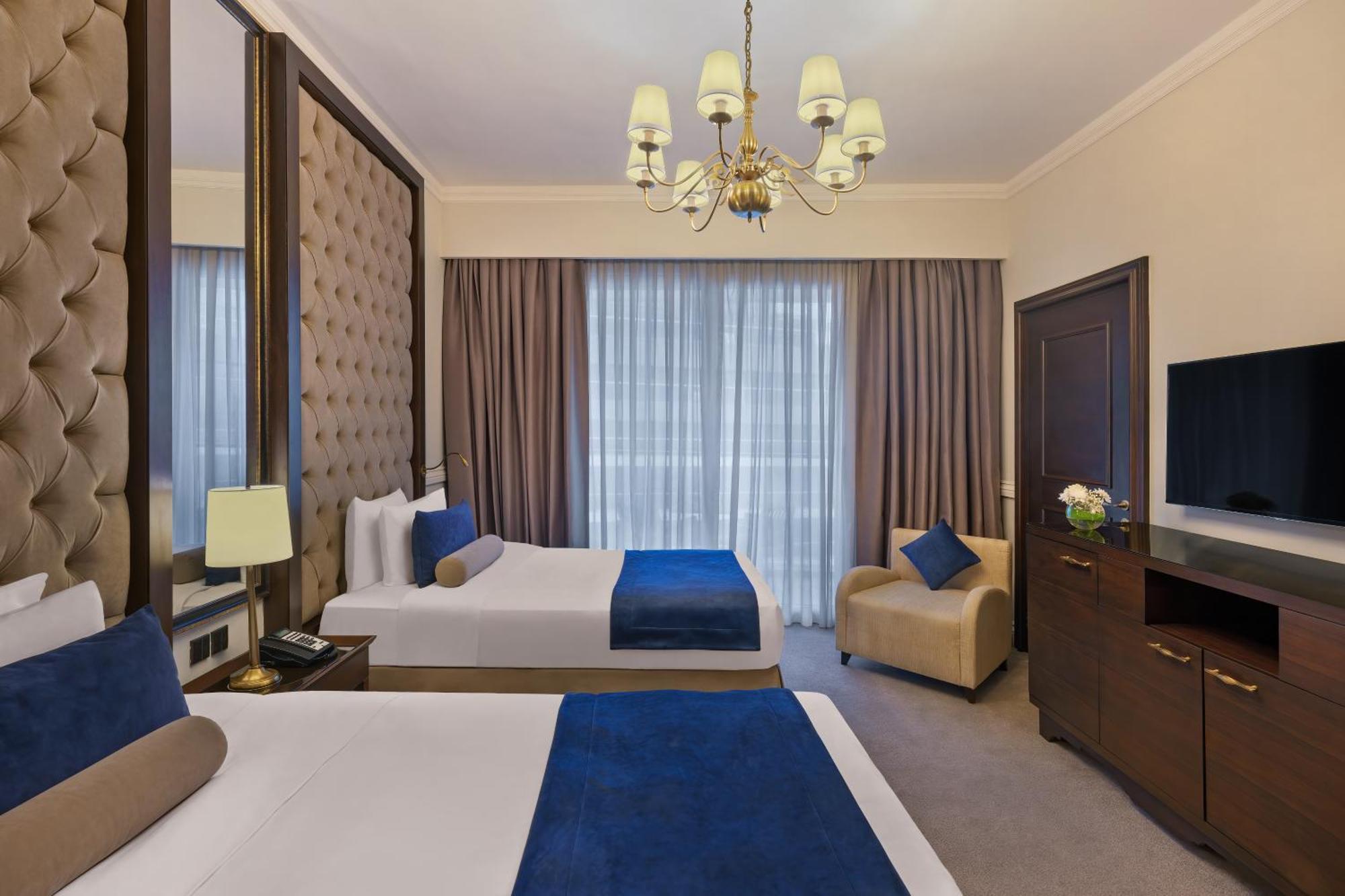 Superior Room Private Beach Infinity Pool Lazy River & Kids Club Access